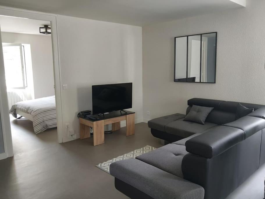 T2 Centre-Ville, Calme, 1 Chambre, 1 A 5 Pers, Climatisation, Parking Libre Et Gratuit Apartment